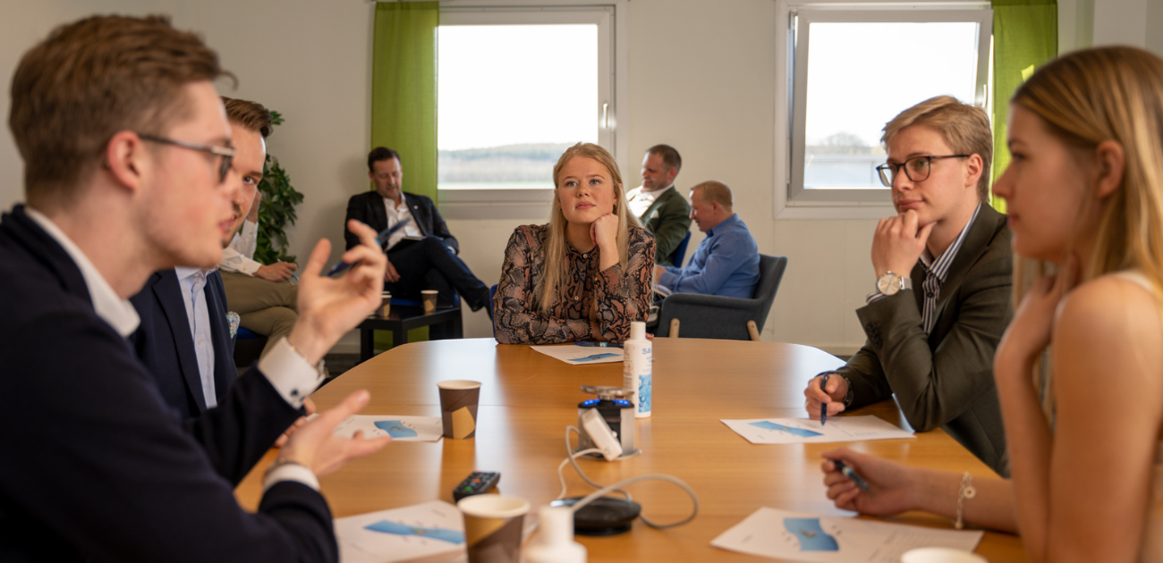 Här erbjuds unga plats i ledningsgruppen